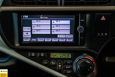 2013 Toyota Aqua - Thumbnail
