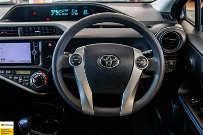 2013 Toyota Aqua - Thumbnail