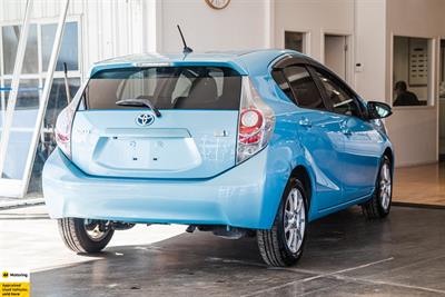 2013 Toyota Aqua - Thumbnail