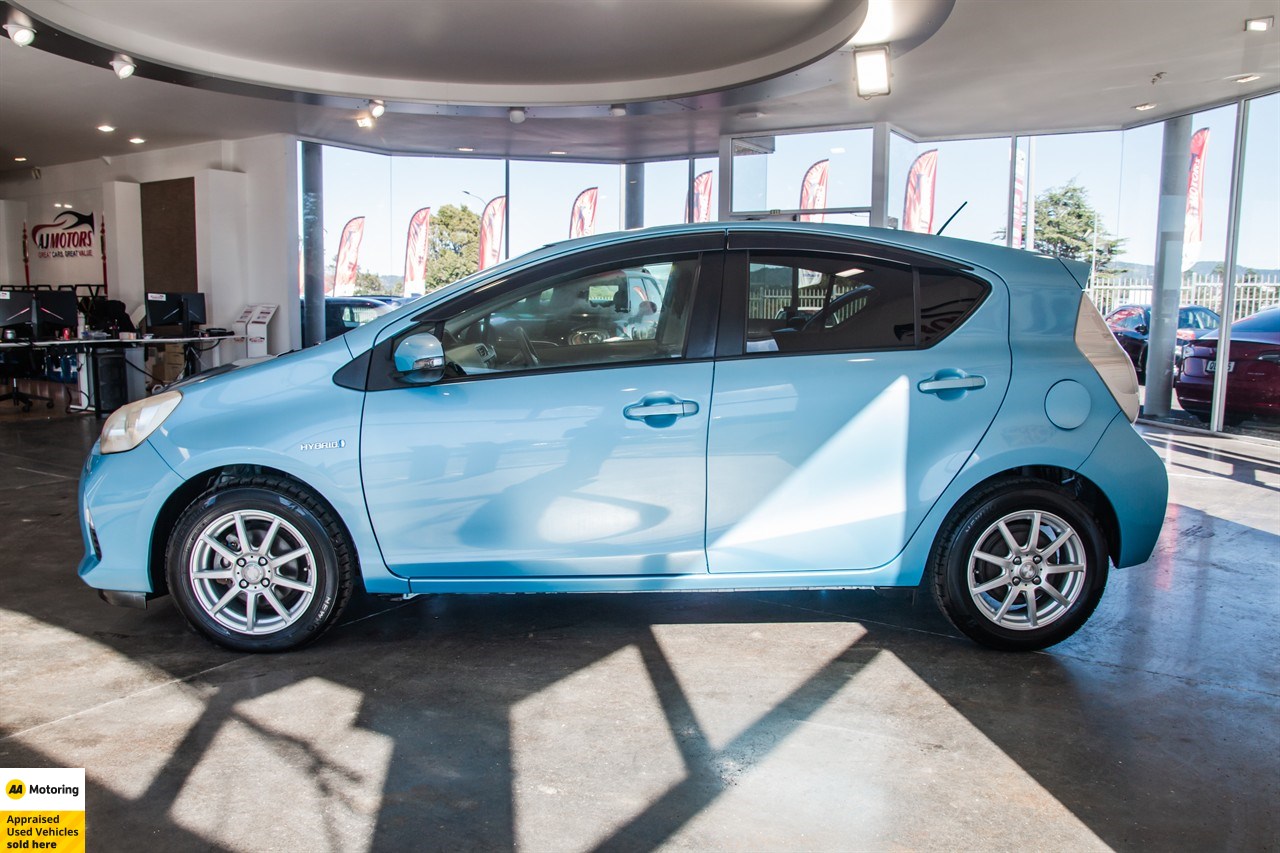 2013 Toyota Aqua