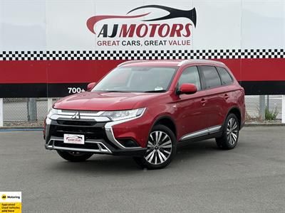 2022 Mitsubishi Outlander - Thumbnail