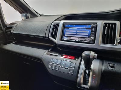 2012 Honda STEPWAGON - Thumbnail