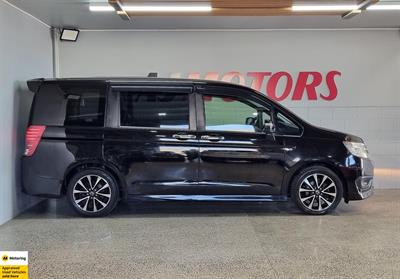 2012 Honda STEPWAGON - Thumbnail