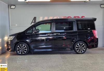 2012 Honda STEPWAGON - Thumbnail