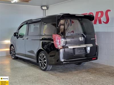 2012 Honda STEPWAGON - Thumbnail