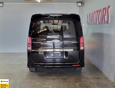 2012 Honda STEPWAGON - Thumbnail