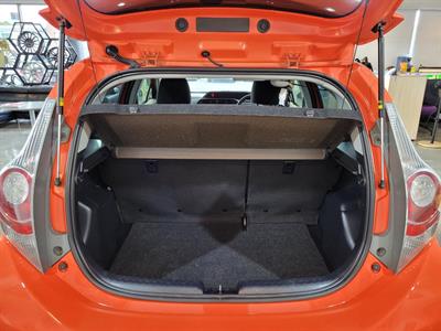 2012 Toyota Aqua - Thumbnail