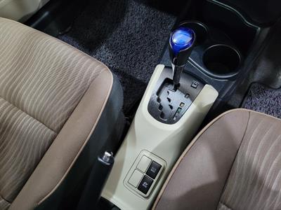 2012 Toyota Aqua - Thumbnail