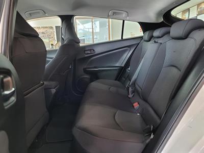 2019 Toyota Prius - Thumbnail