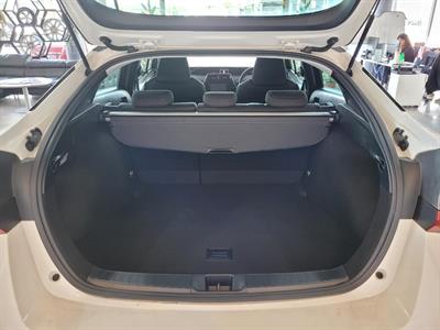 2019 Toyota Prius - Thumbnail