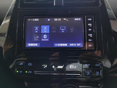 2019 Toyota Prius - Thumbnail