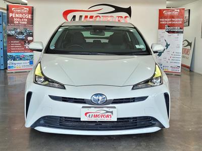 2019 Toyota Prius - Thumbnail