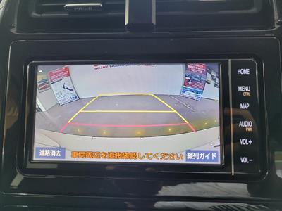 2019 Toyota Prius - Thumbnail