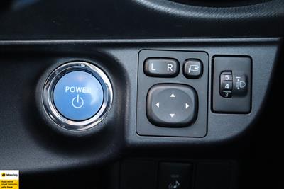 2015 Toyota Aqua - Thumbnail