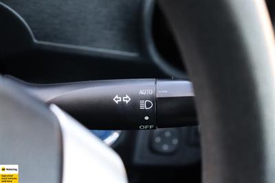 2015 Toyota Aqua - Thumbnail