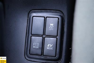 2015 Toyota Aqua - Thumbnail