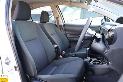 2015 Toyota Aqua - Thumbnail