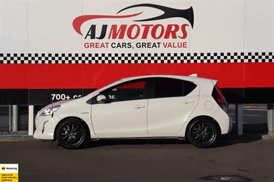 2015 Toyota Aqua - Thumbnail
