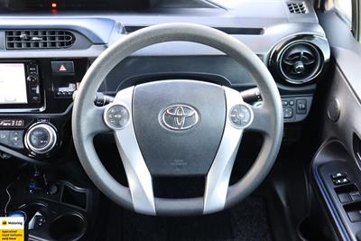 2015 Toyota Aqua - Thumbnail