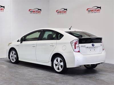 2013 Toyota Prius - Thumbnail