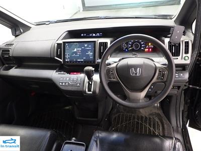 2015 Honda Step Wagon - Thumbnail