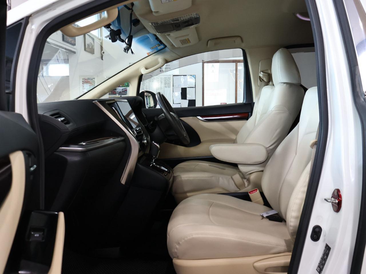 2016 Toyota Alphard