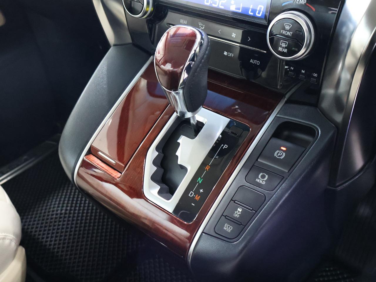 2016 Toyota Alphard