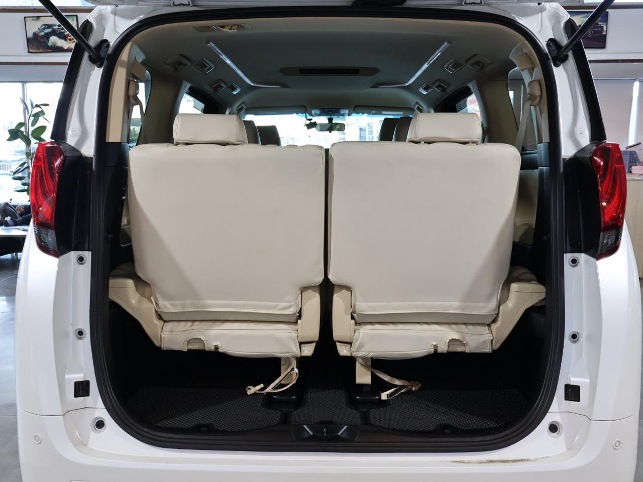 2016 Toyota Alphard