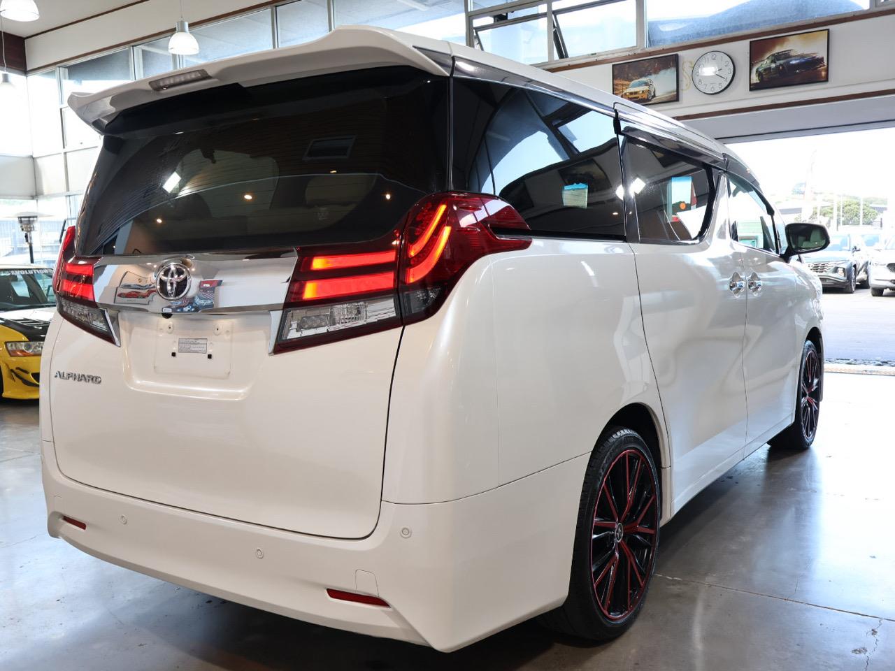 2016 Toyota Alphard