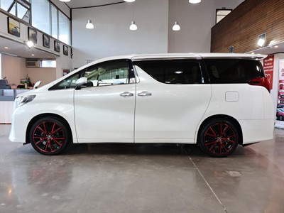 2016 Toyota Alphard - Thumbnail