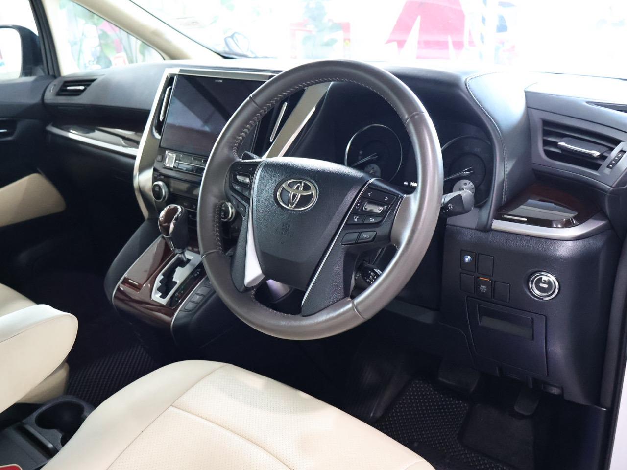 2016 Toyota Alphard