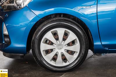 2012 Toyota Aqua - Thumbnail