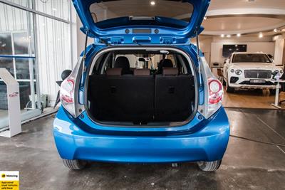 2012 Toyota Aqua - Thumbnail