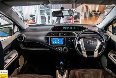 2012 Toyota Aqua - Thumbnail