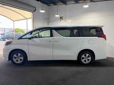 2023 Toyota Alphard - Thumbnail