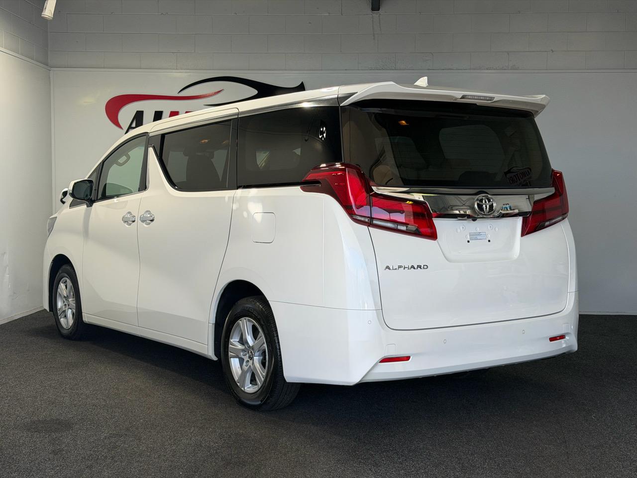 2023 Toyota Alphard