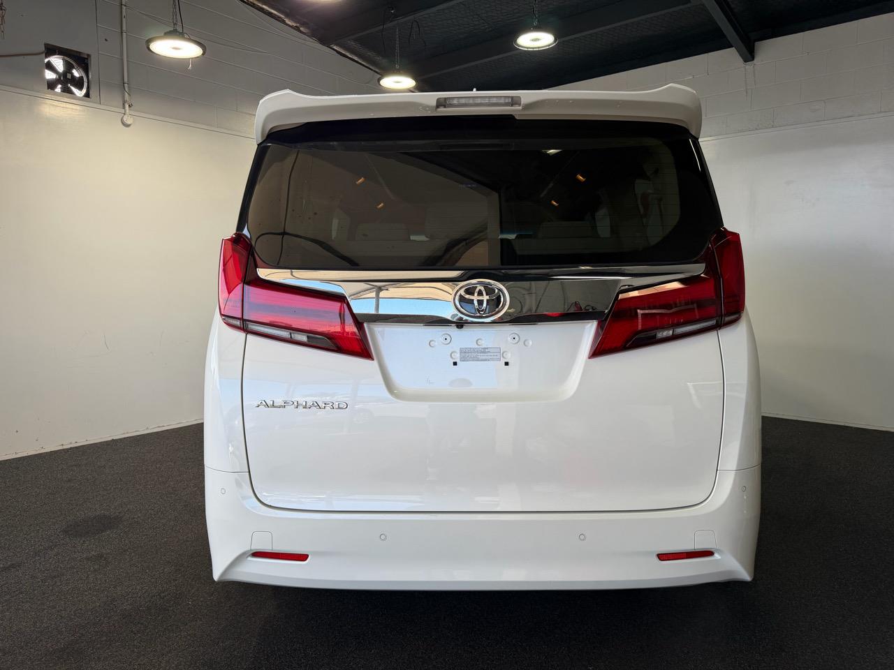 2023 Toyota Alphard
