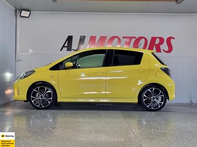 2016 Toyota Yaris - Thumbnail