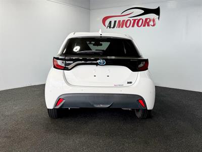 2020 Toyota Yaris - Thumbnail
