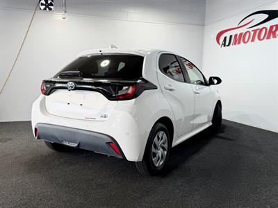 2020 Toyota Yaris - Thumbnail