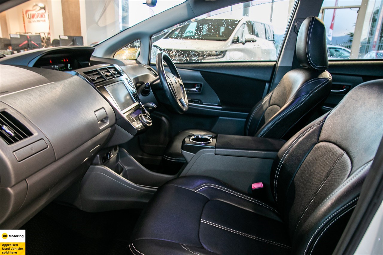 2014 Toyota Prius Alpha