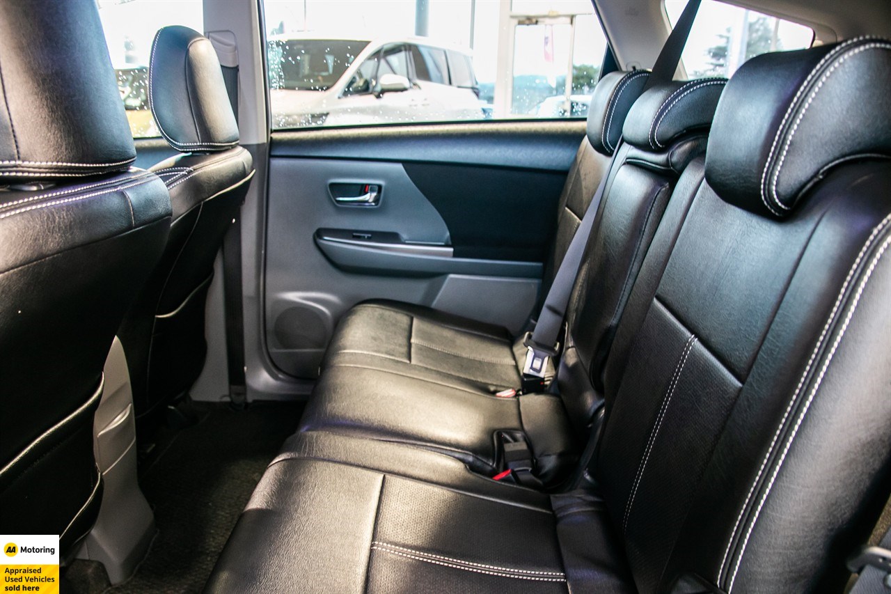 2014 Toyota Prius Alpha