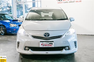 2014 Toyota Prius Alpha - Thumbnail