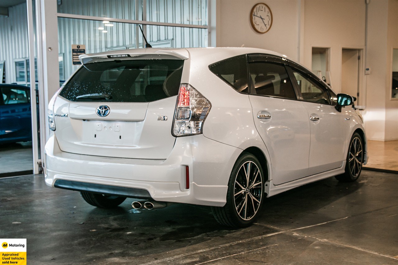 2014 Toyota Prius Alpha