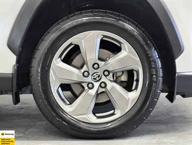 2019 Toyota RAV4 - Thumbnail