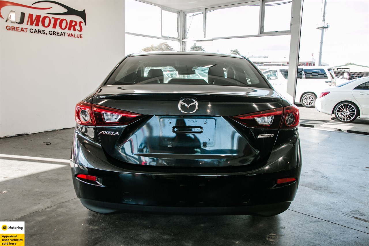 2016 Mazda Axela