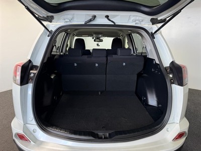 2017 Toyota RAV4 - Thumbnail