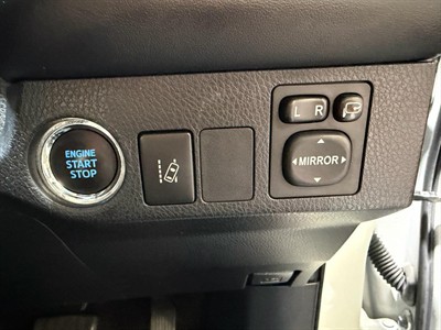 2017 Toyota RAV4 - Thumbnail