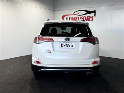 2017 Toyota RAV4 - Thumbnail