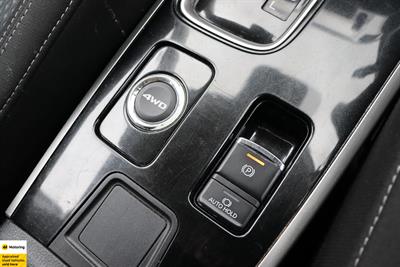 2021 Mitsubishi Outlander - Thumbnail